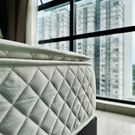Cozy Hyve Soho Suites Cyberjaya Exterior photo