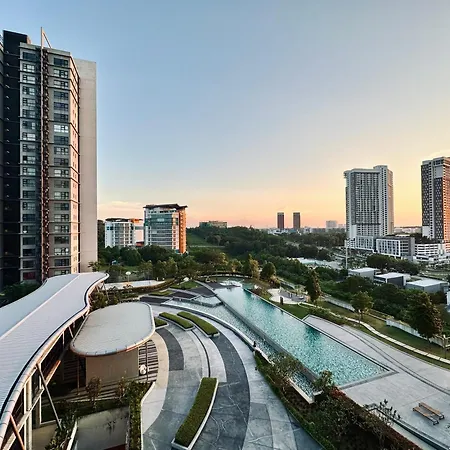 Cozy Hyve Soho Suites Cyberjaya Exterior photo