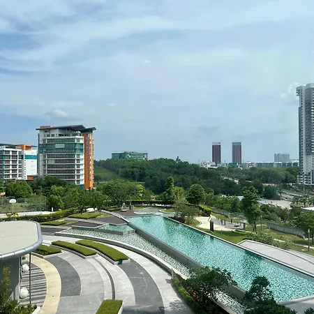 Cozy Hyve Soho Suites Cyberjaya Room photo